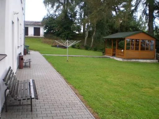 Zahrada s pergolou